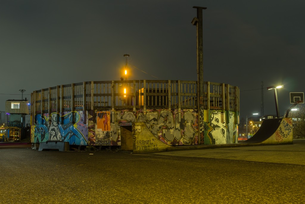 Skateboard ramp